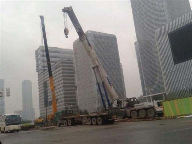 浔阳区“自动找平”—— 吊车的 “平地神器” 技术